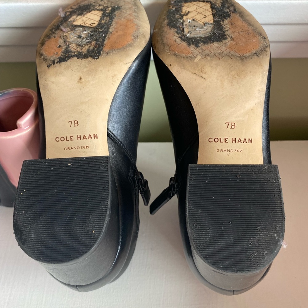 Worn once Cole Haan Black Leather Ankle Boots with chunky heel & zipper closure - Picture 4 of 12